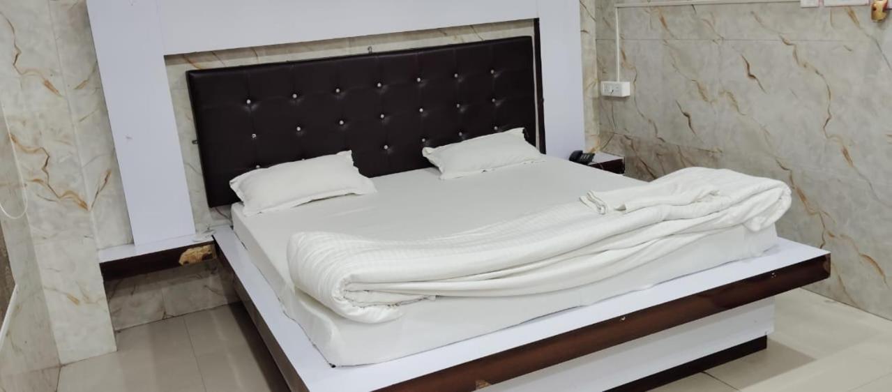 Hotel Shri Sai International, Sitamarhi Dumra Ngoại thất bức ảnh